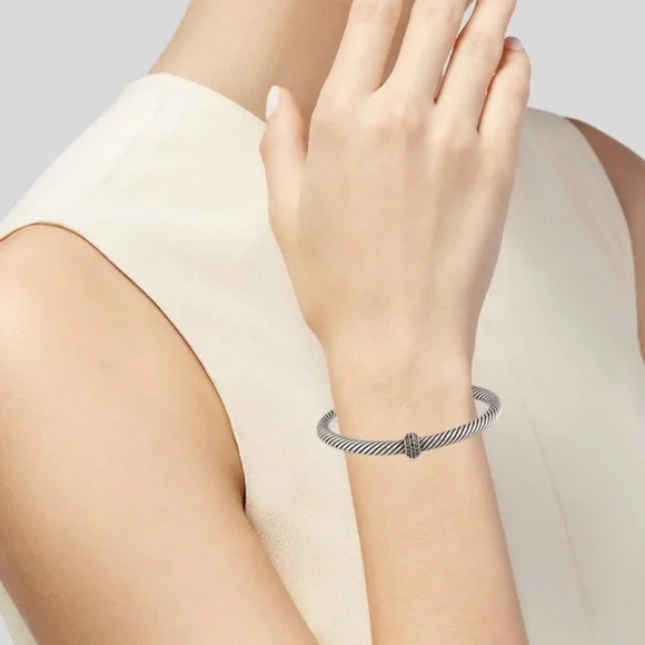 Diamond Station Cable Classic Cuff bracelet - Picture 3 of 5